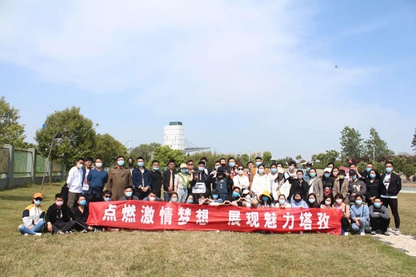 四月春暖花開，集體出來(lái)嗨~
